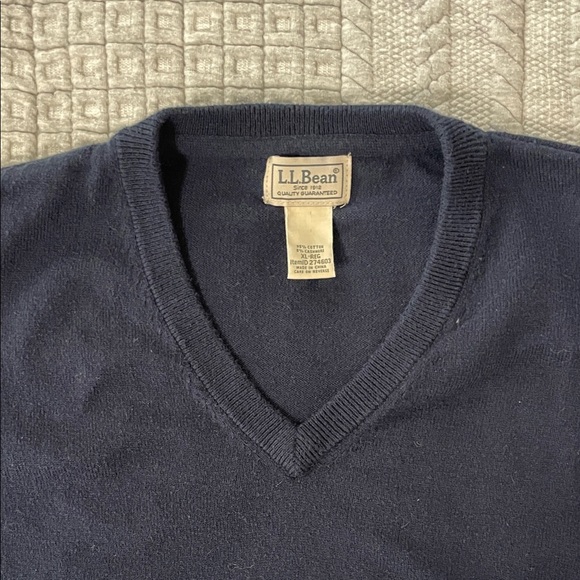 L.L. Bean Other - L.L. Bean Men's Deep Blue V-Neck Sweater ItemID 274603